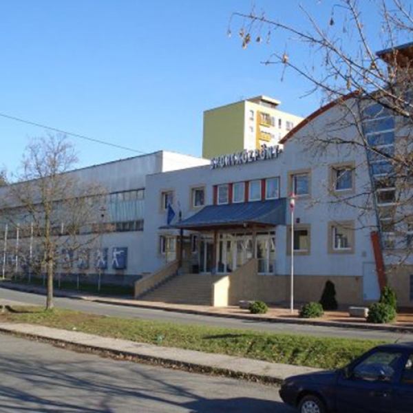 Komlo Varosi Sportkozpont